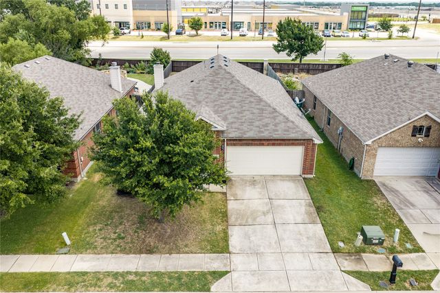 961 Roundup Street, Cross Roads, TX 76227