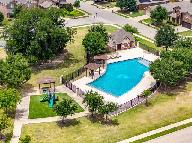 961 Roundup Street, Cross Roads, TX 76227