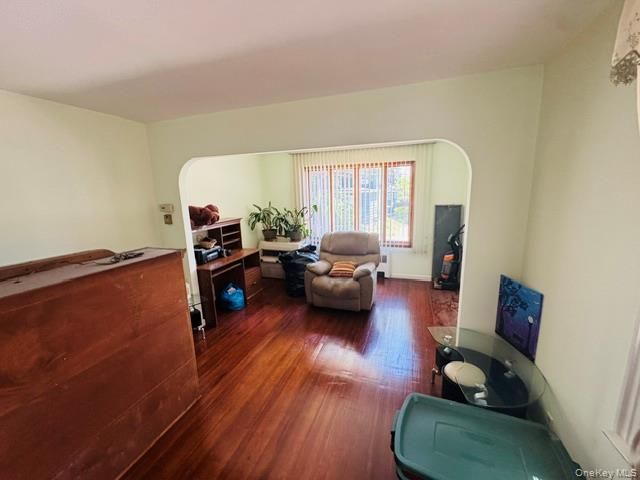 616 College Place, College Point, NY 11356
