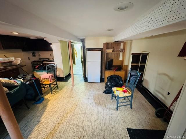 616 College Place, College Point, NY 11356