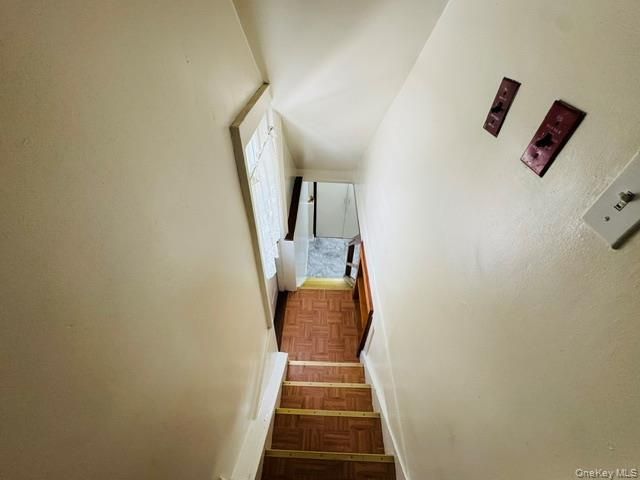 616 College Place, College Point, NY 11356