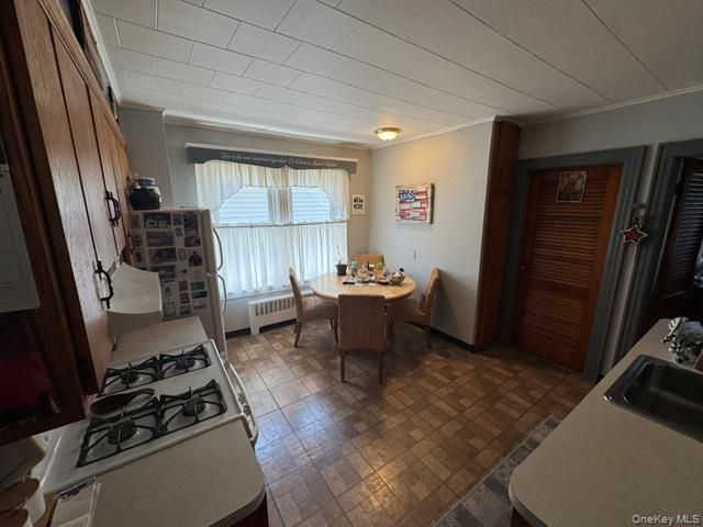 616 College Place, College Point, NY 11356