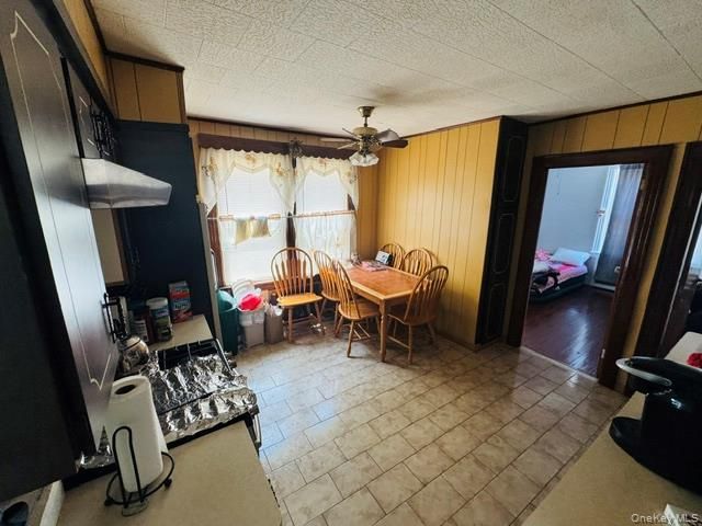 616 College Place, College Point, NY 11356