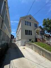 616 College Place, College Point, NY 11356