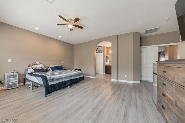 8113 Crushed Velvet Place, Las Vegas, NV 89166