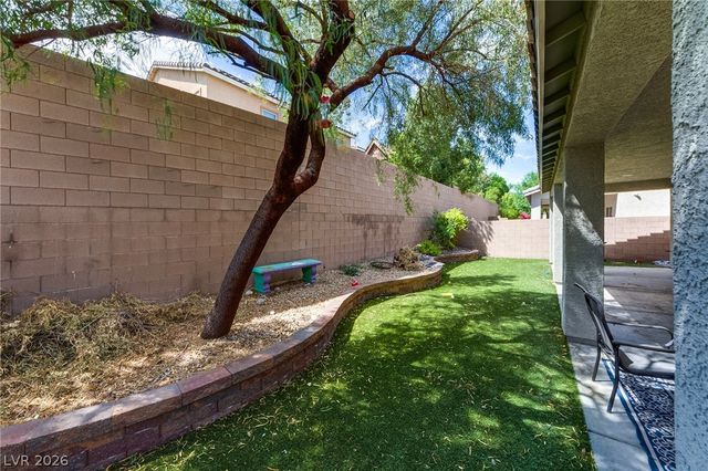 8113 Crushed Velvet Place, Las Vegas, NV 89166