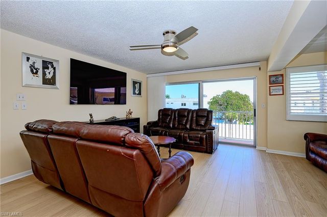 1100 8th AVE S 309C, Naples, FL 34102