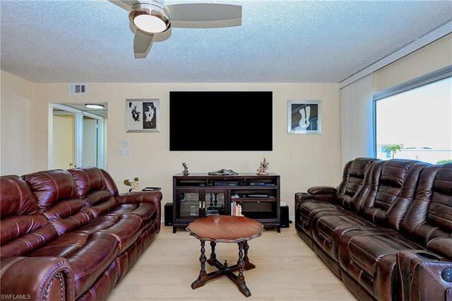 1100 8th AVE S 309C, Naples, FL 34102