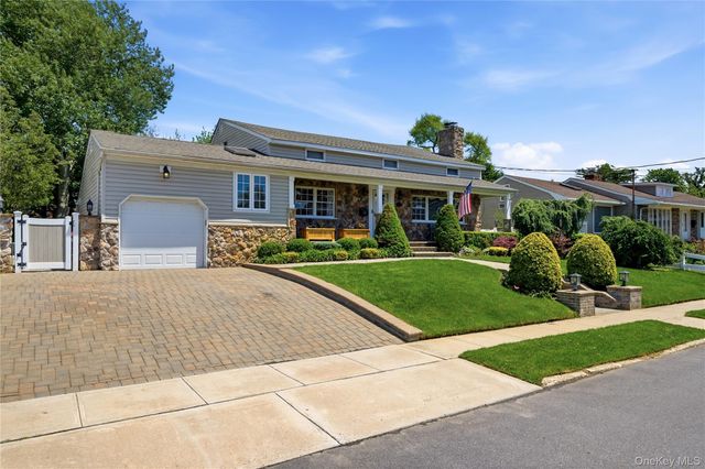 87 Laurel Drive, Massapequa Park, NY 11762