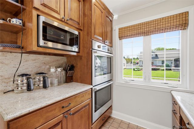 87 Laurel Drive, Massapequa Park, NY 11762