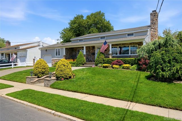 87 Laurel Drive, Massapequa Park, NY 11762
