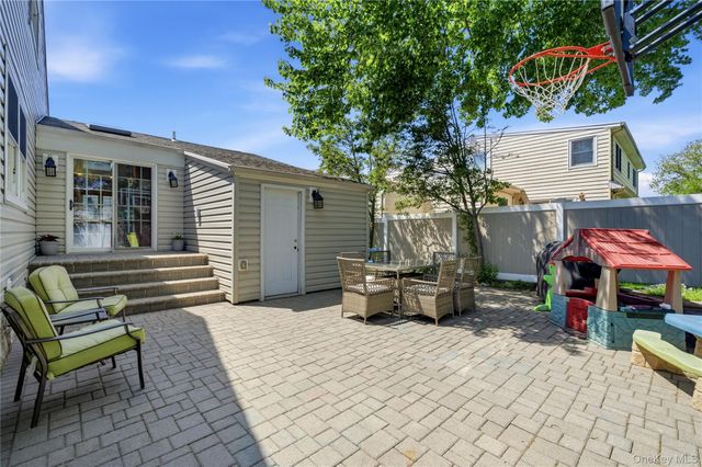 87 Laurel Drive, Massapequa Park, NY 11762