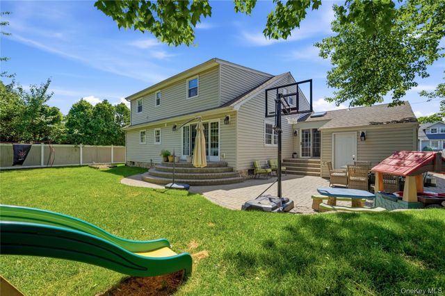 87 Laurel Drive, Massapequa Park, NY 11762
