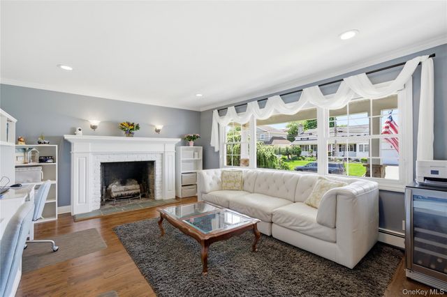 87 Laurel Drive, Massapequa Park, NY 11762