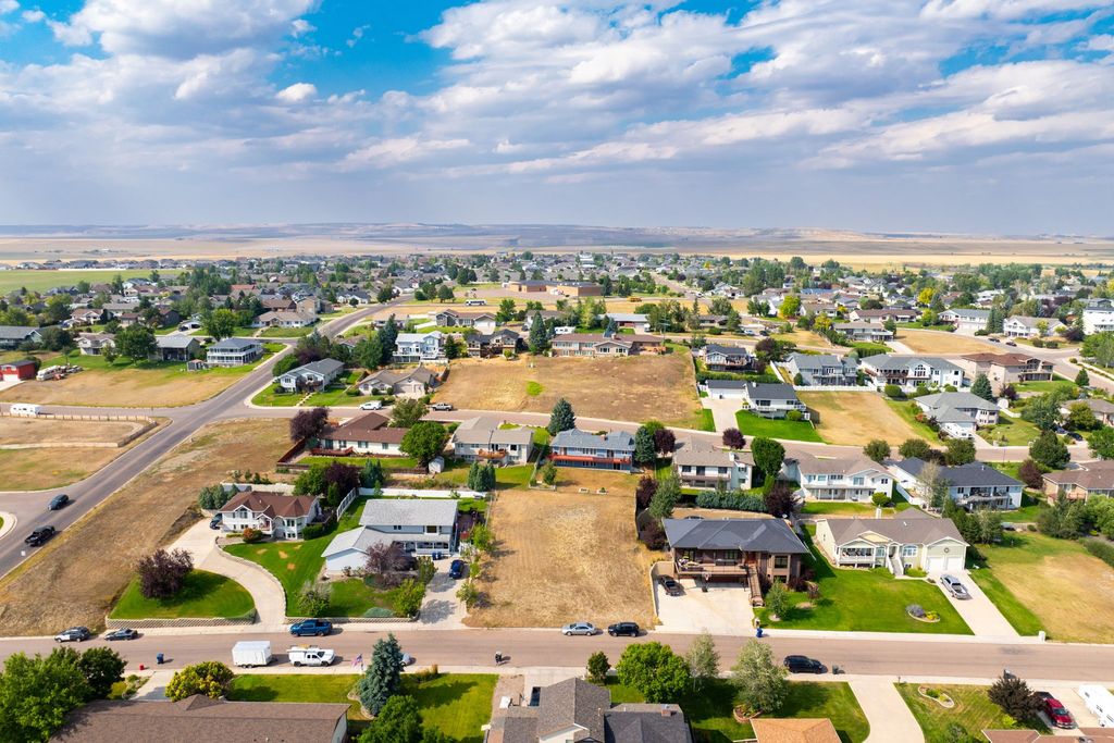 213 29th Avenue NE, Great Falls, MT 59404 photo 2