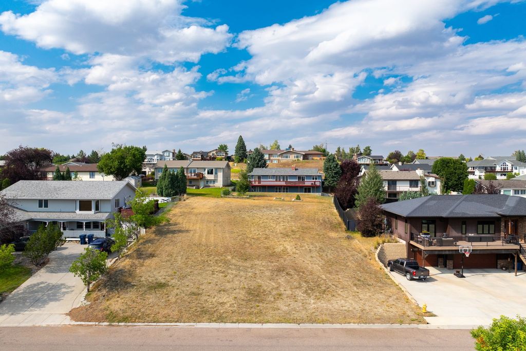 213 29th Avenue NE, Great Falls, MT 59404 photo 3