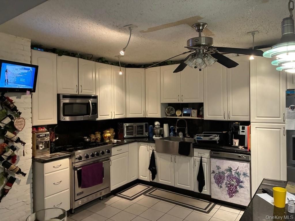 21432 40th Avenue, Bayside, NY 11361 — photo 4