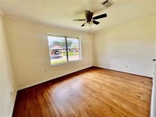 2102 Blueberry Lane, Pasadena, TX 77502