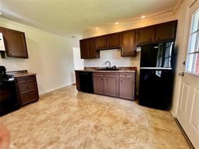 2102 Blueberry Lane, Pasadena, TX 77502