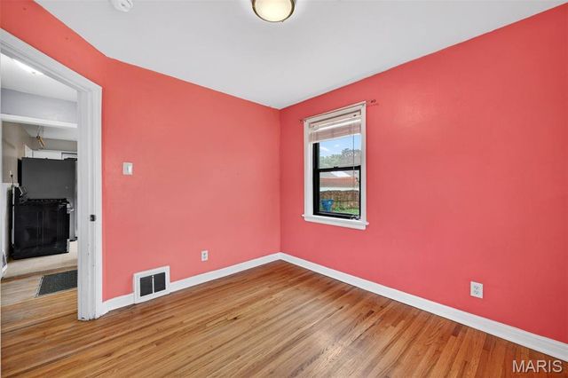 7433 Morganford Road, St Louis, MO 63116