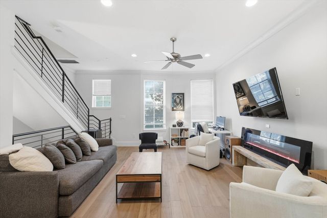 3200 Ross Avenue 13, Dallas, TX 75204