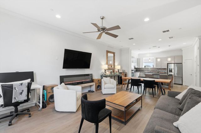 3200 Ross Avenue 13, Dallas, TX 75204