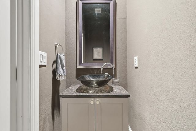 3200 Ross Avenue 13, Dallas, TX 75204