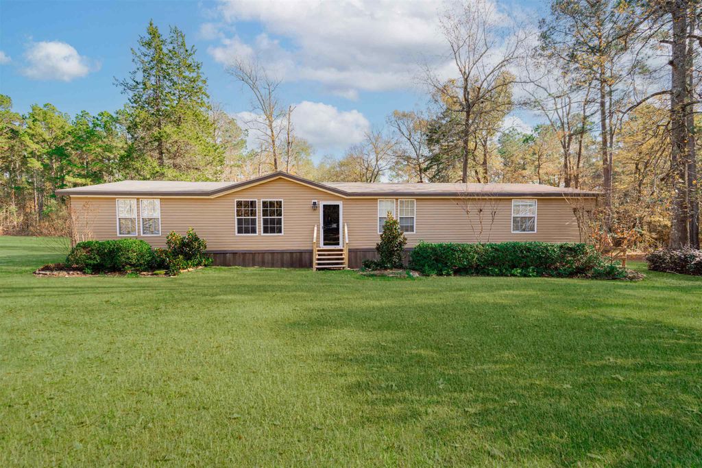 529 Collins Rd, Hallsville, TX 75650