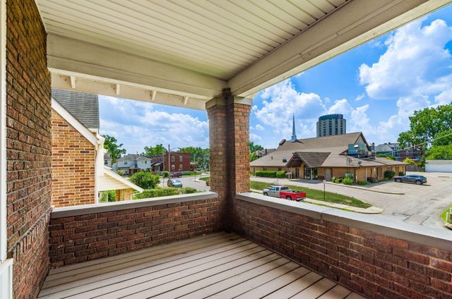 220 Parkwood Avenue, Columbus, OH 43203