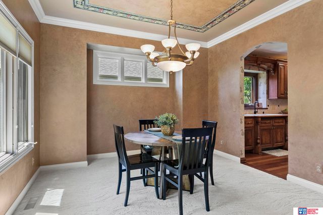 6142 Old Farm Court, Lincoln, NE 68512