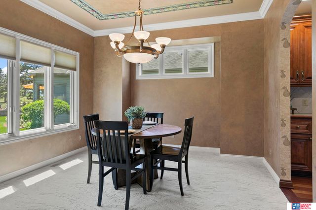 6142 Old Farm Court, Lincoln, NE 68512