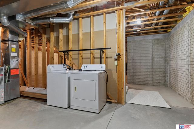 6142 Old Farm Court, Lincoln, NE 68512
