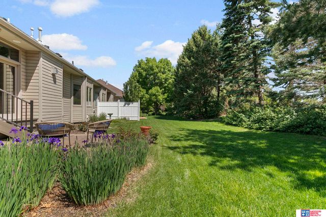 6142 Old Farm Court, Lincoln, NE 68512