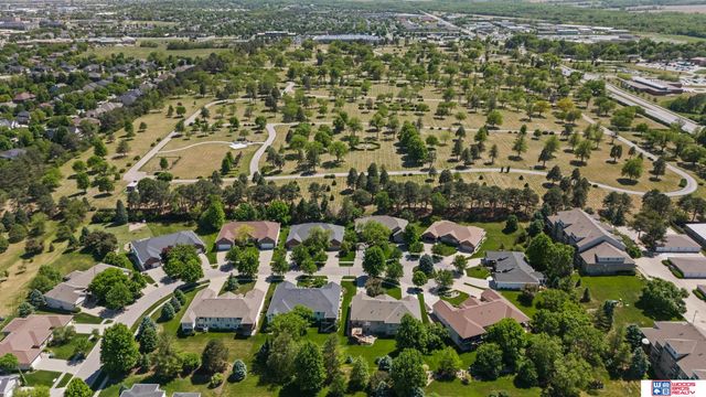 6142 Old Farm Court, Lincoln, NE 68512