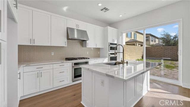 107 Pansy, Irvine, CA 92618