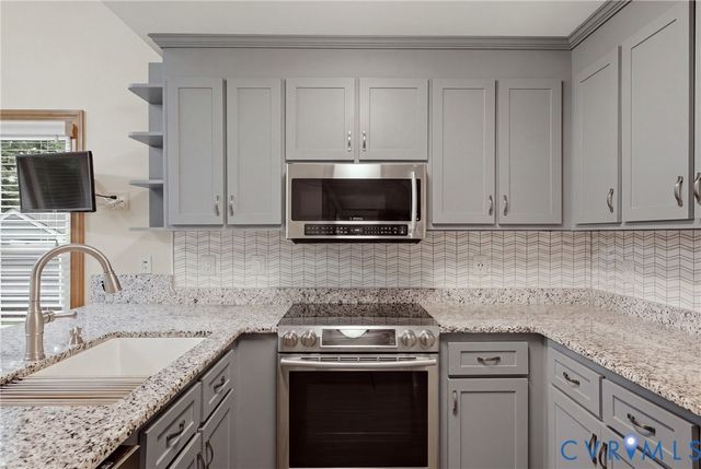 6621 Glebe Point Rd, Chester, VA 23838