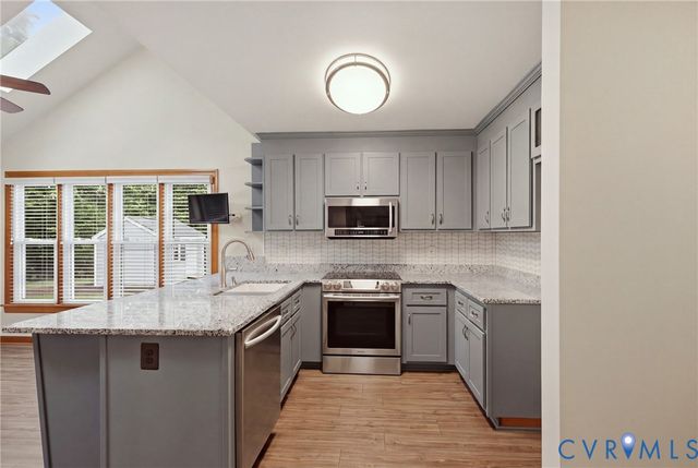 6621 Glebe Point Rd, Chester, VA 23838