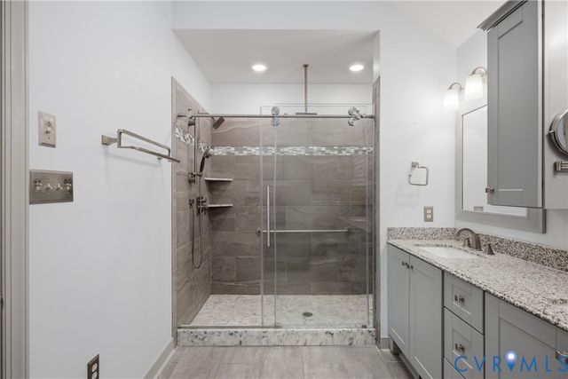 6621 Glebe Point Rd, Chester, VA 23838