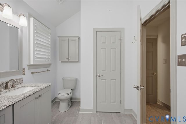 6621 Glebe Point Rd, Chester, VA 23838