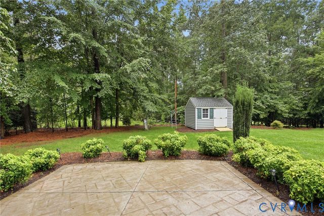 6621 Glebe Point Rd, Chester, VA 23838