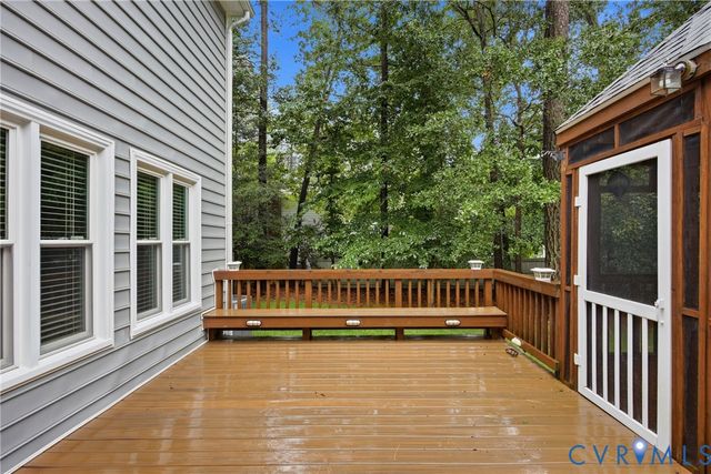 6621 Glebe Point Rd, Chester, VA 23838