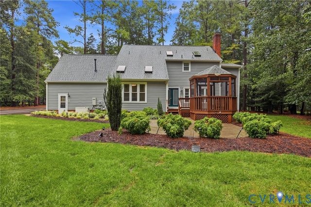 6621 Glebe Point Rd, Chester, VA 23838