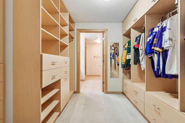 215 10th Avenue S 533, Minneapolis, MN 55415