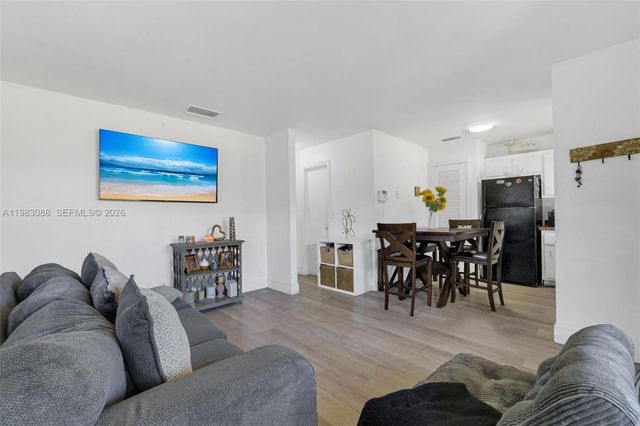 5150 NE 6th Ave 117, Oakland Park, FL 33334