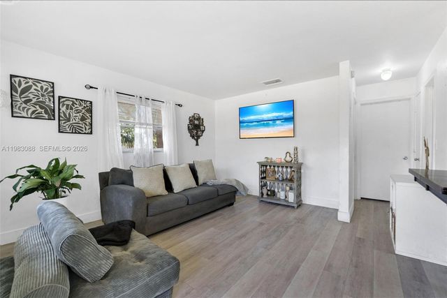 5150 NE 6th Ave 117, Oakland Park, FL 33334