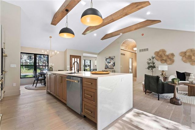 2019 W 81 st Terrace, Leawood, KS 66206