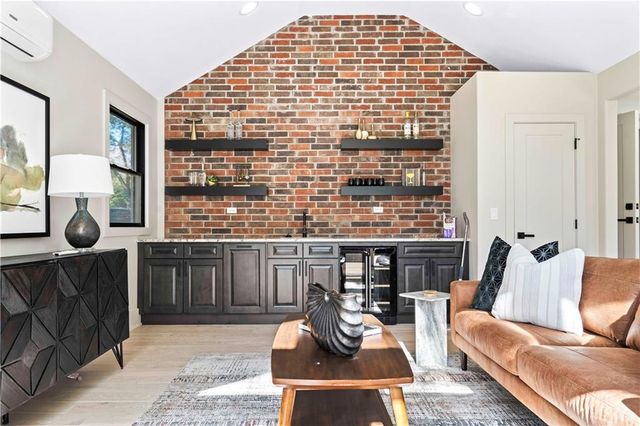 2019 W 81 st Terrace, Leawood, KS 66206