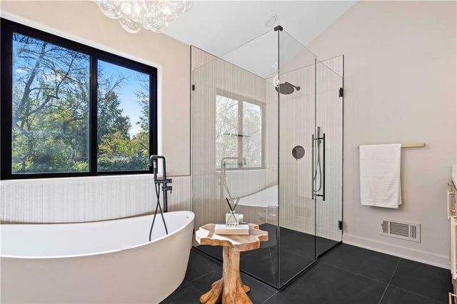 2019 W 81 st Terrace, Leawood, KS 66206