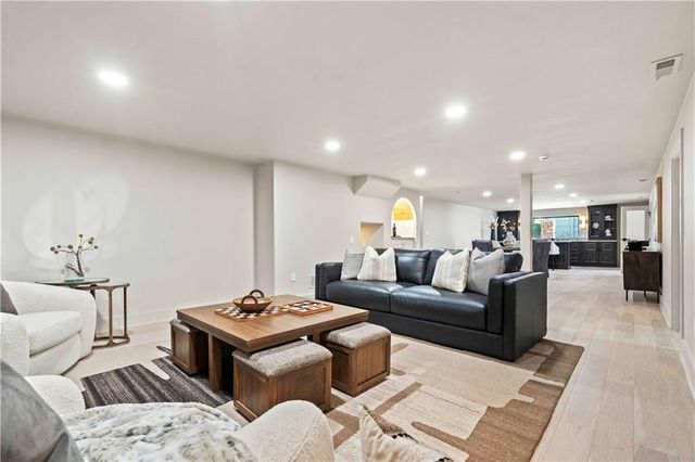 2019 W 81 st Terrace, Leawood, KS 66206