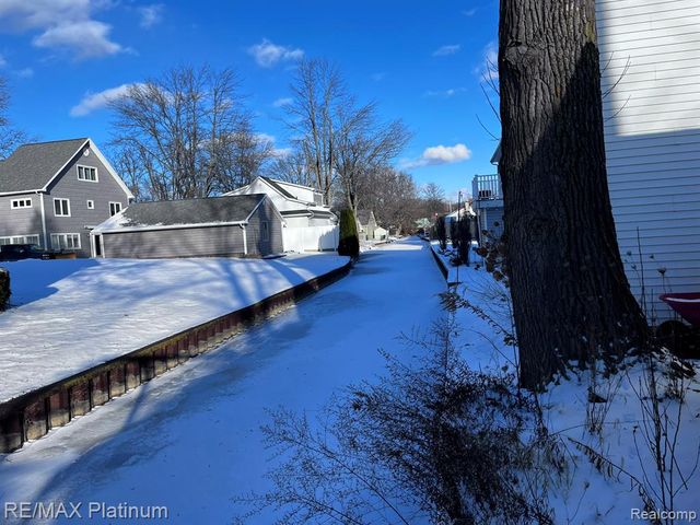 11181 W Ferndale Drive, Manitou Beach, MI 49253